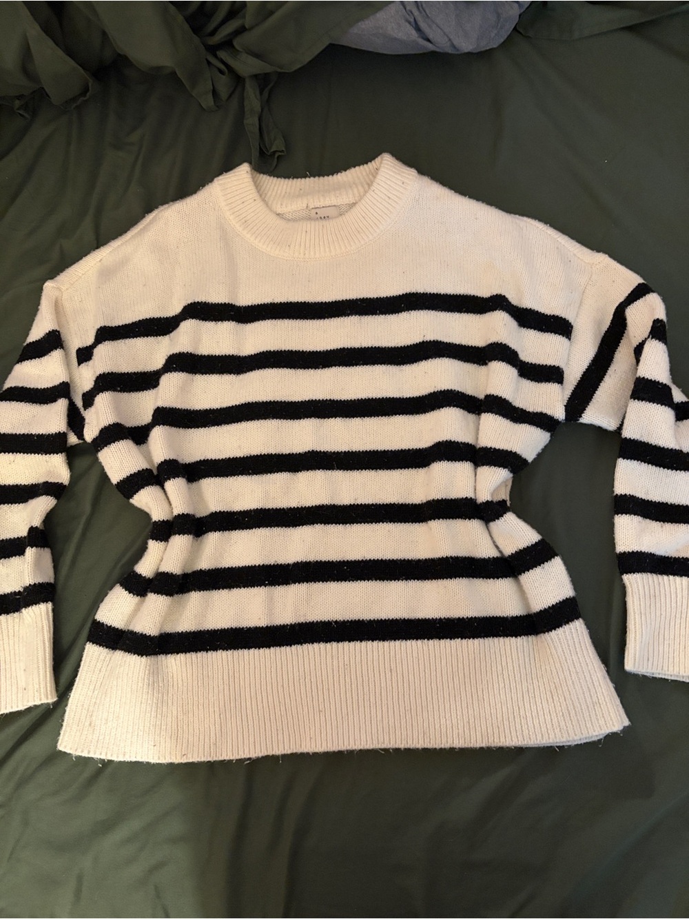 a new day Striped Crewneck Sweater - White & Black